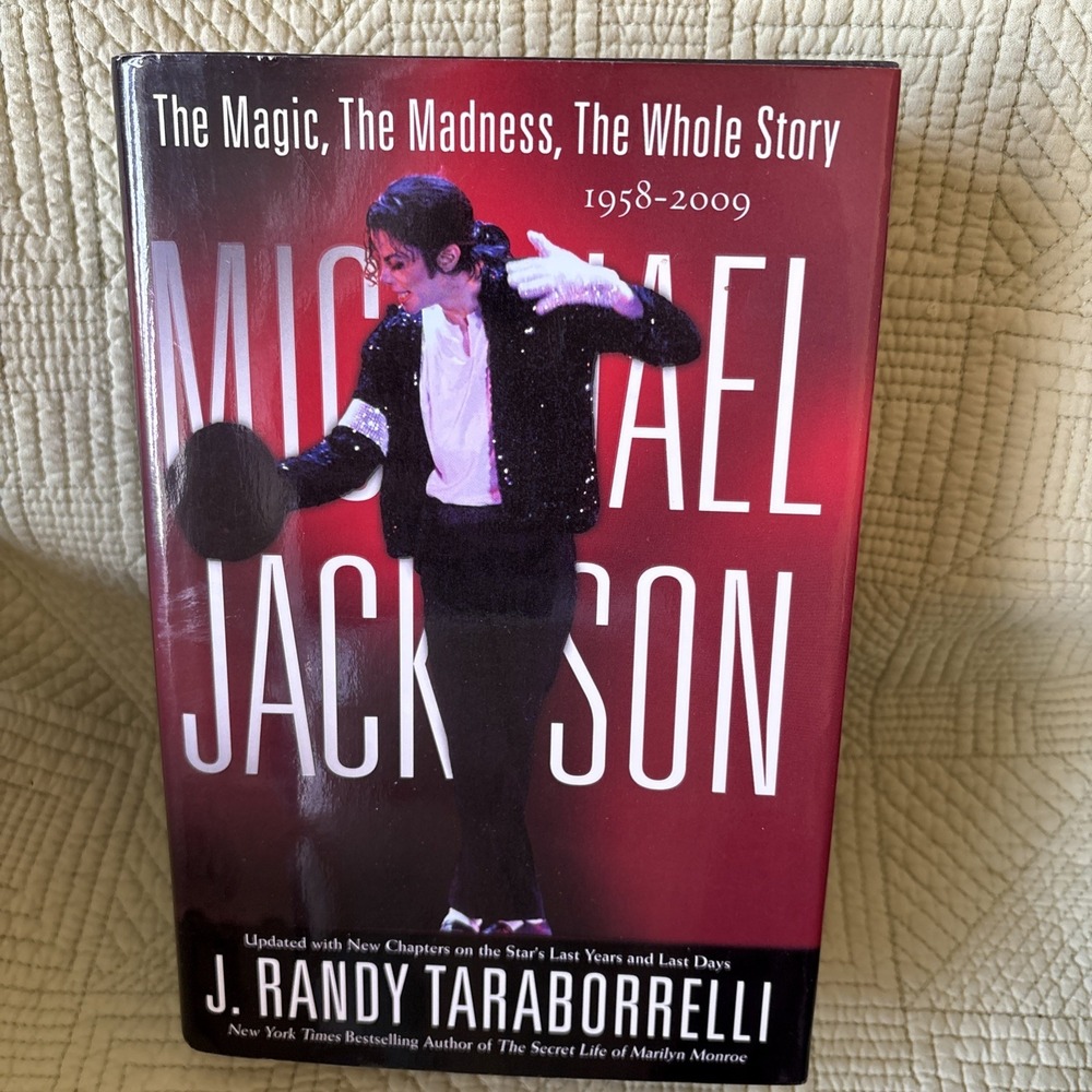 Michael Jackson The Magic The Madness The Whole Story 1958–2009 HC DJ, 2009